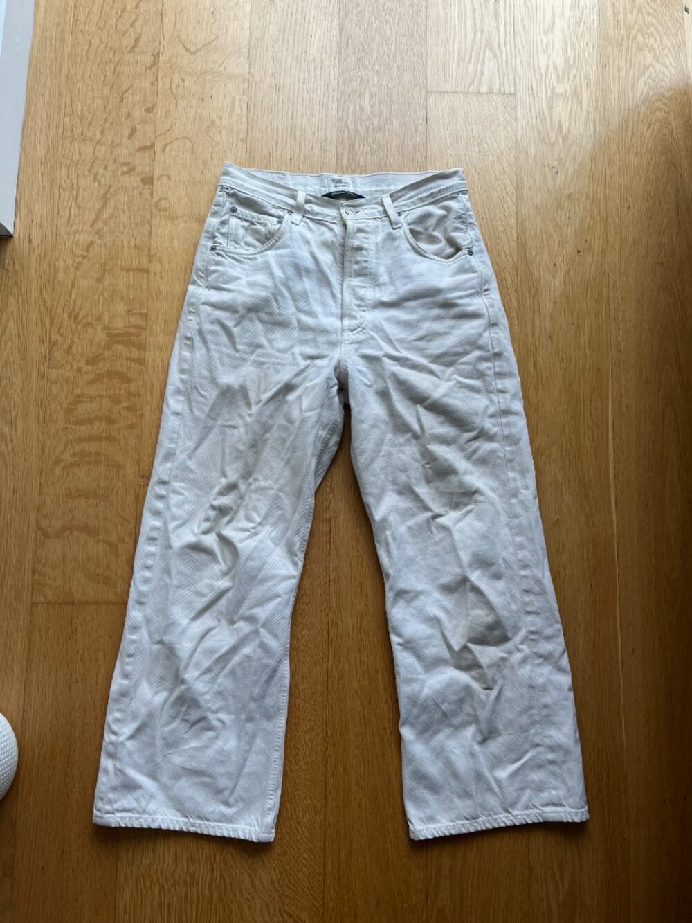 High-Rise Wide-Leg Jeans in Cream - Picture 5 of 10